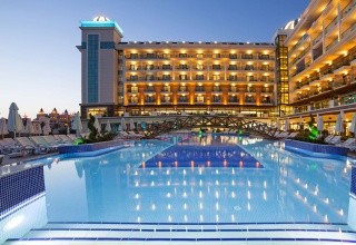 Luna Blanca Resort