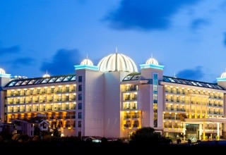 Luna Blanca Resort