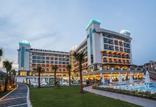 Luna Blanca Resort