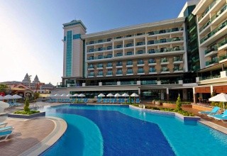 Luna Blanca Resort