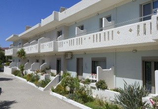 Costas Chrysoula (studia)