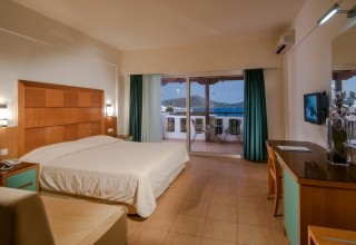 Elounda Breeze Resort