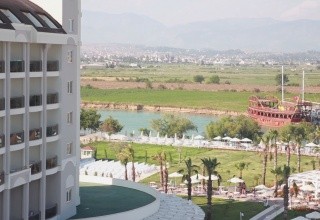 Lake & River Side Hotel & Spa