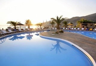 Far Out Hotel & Spa