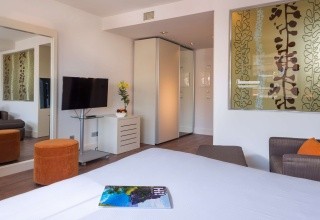 H10 Tribeca