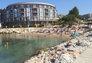 Royal Bay Apartments (Ikantalak)