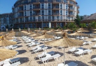 Royal Bay Apartments (Ikantalak)