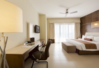 Krystal Urban Cancun