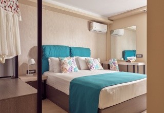 Koukounaria & Suites