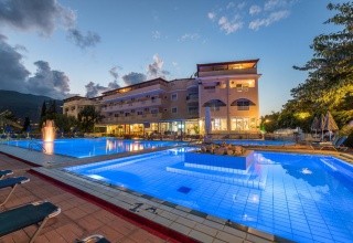 Koukounaria & Suites