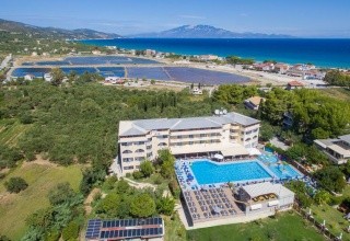 Koukounaria & Suites