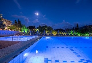 Koukounaria & Suites