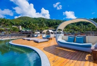 Coco De Mer & The Black Parrot Suites
