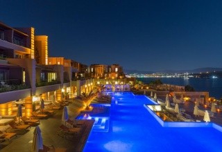 Caresse, a Luxury Collection Resort & Spa