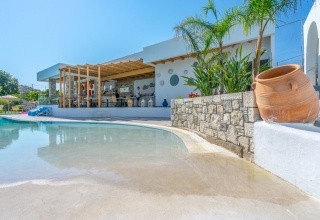 Kouros Home