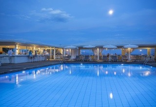 Kassandra Bay Resort & Spa