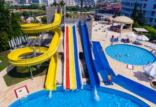 Cesars Resort Side