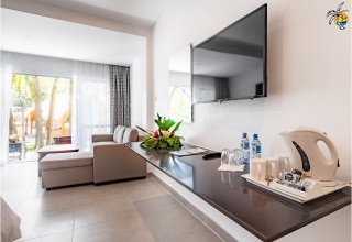 Southern Palms Beach Resort