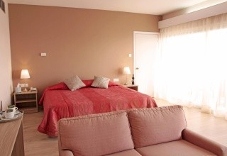 Poseidonia Beach Hotel