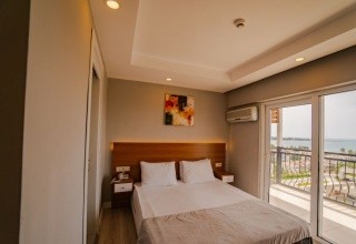 Joker Side Hill Suite