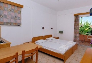 Alexandros studia a apartmány
