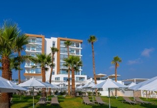 Leonardo Crystal Cove & Spa by the Sea