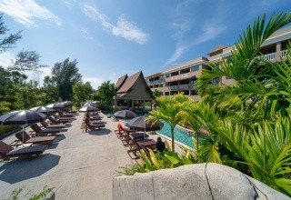 Maikhao Palm Beach Resort