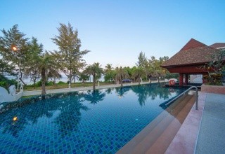 Maikhao Palm Beach Resort