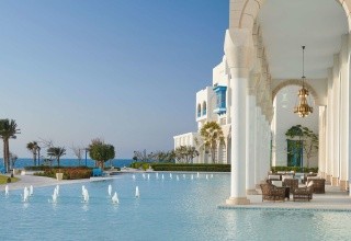 Hilton Salwa Beach Resort & Villas