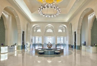 Hilton Salwa Beach Resort & Villas