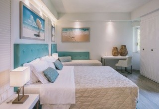 Mangia's Brucoli Resort