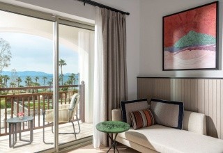 Radisson Collection