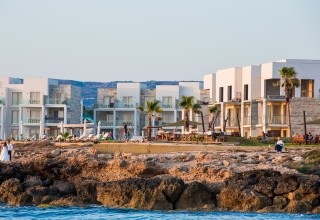 Amphora & Suites