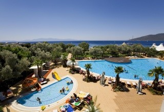 Latanya Beach Resort