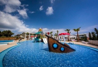 Caretta Paradise Resort & Waterpark