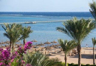 Amwaj Oyoun & Resort
