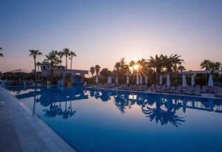 Thalia Unique Beach Resort Hotel