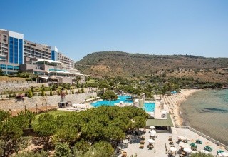 Aria Claros Beach