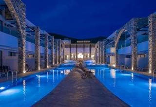 Cavo Suites