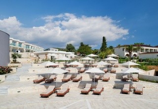 Alexandra Elegance Adults Friendly