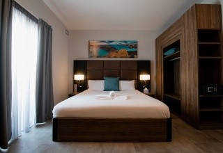 Pebbles Resort (St. Paul's Bay)