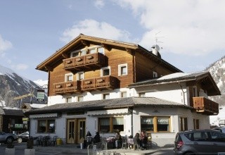 Garni Caravasc