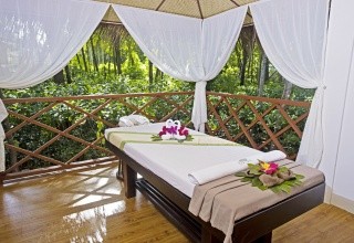 Dreamland Resort	(Baa Atol)