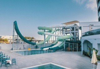 Side Moon Palace