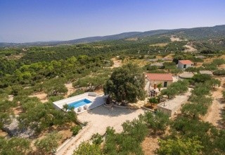 Vila Dubrava (Pučišča)