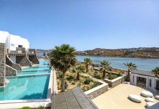 Aeonic Suites & Spa