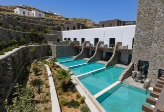 Aeonic Suites & Spa