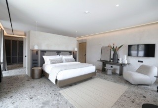 Aeonic Suites & Spa