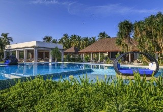 Dhigali Maldives Island Resort