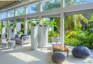 Dhigali Maldives Island Resort